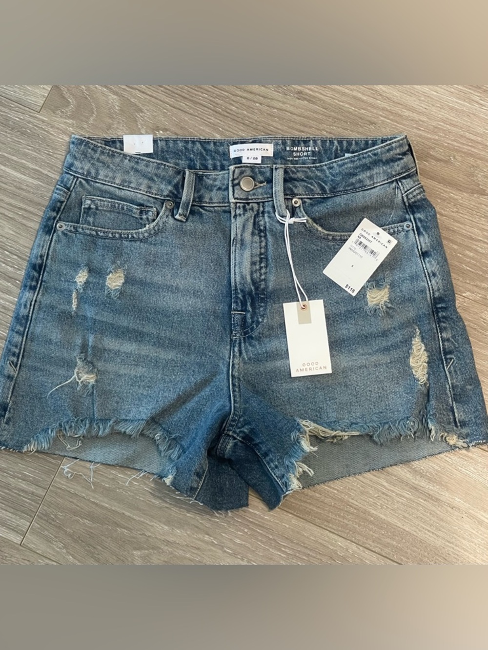 BRAND NEW, NEVER WORN Good American Jean Shorts (Women's Size 6)